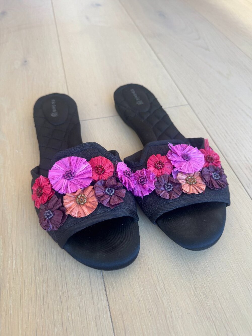 Birdies Chickadee Flower Sandals Size 9.5